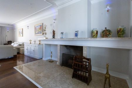 Casa à venda com 900m², 8 quartos e 6 vagas Casa à venda com 900m², 8 quartos e 6 vagasSala de jantar 1