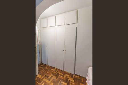 Apartamento à venda com 110m², 3 quartos e 1 vaga Apartamento à venda com 110m², 3 quartos e 1 vagaArmário do Quarto 1