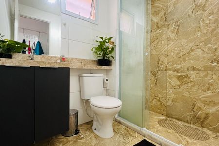 Apartamento para alugar com 55m², 2 quartos e 1 vaga Apartamento para alugar com 55m², 2 quartos e 1 vagaBanheiro da Suíte