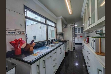 Apartamento à venda com 326m², 4 quartos e 3 vagasCozinha