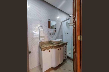 Apartamento à venda com 326m², 4 quartos e 3 vagasBanheiro da Suíte 4