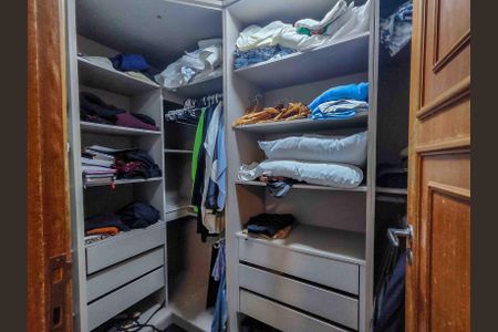 Apartamento à venda com 326m², 4 quartos e 3 vagasSuíte 1 Closet