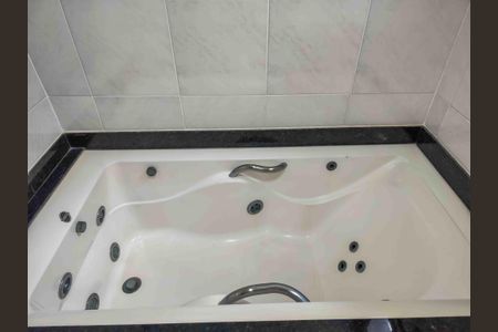 Apartamento à venda com 326m², 4 quartos e 3 vagasBanheiro da Suíte 1