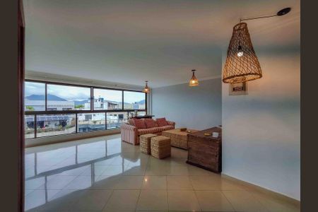 Apartamento à venda com 326m², 4 quartos e 3 vagasSala Privativa