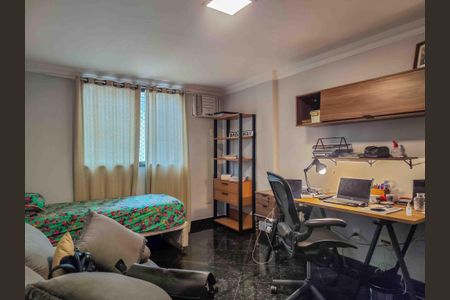 Apartamento à venda com 326m², 4 quartos e 3 vagasSuíte 2