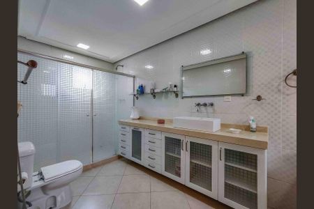 Apartamento à venda com 326m², 4 quartos e 3 vagasBanheiro da Suíte 3