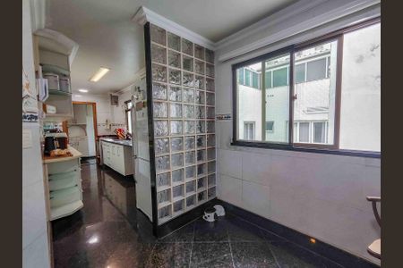 Apartamento à venda com 326m², 4 quartos e 3 vagasCozinha