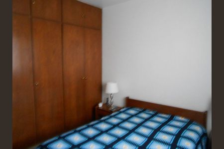Casa à venda com 221m², 2 quartos e 2 vagas