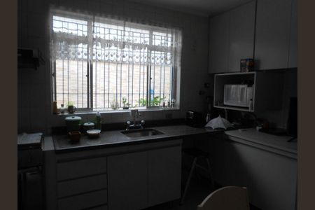 Casa à venda com 221m², 2 quartos e 2 vagas