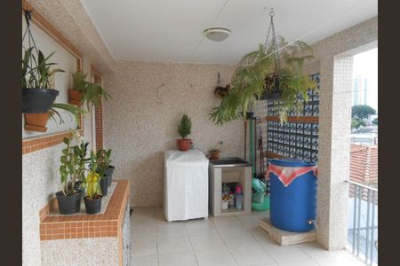Casa à venda com 221m², 2 quartos e 2 vagas