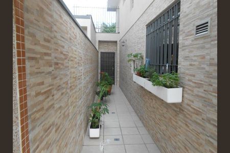 Casa à venda com 221m², 2 quartos e 2 vagas