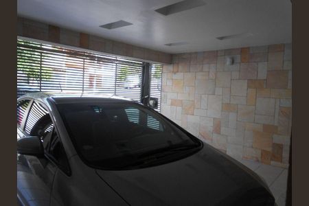 Casa à venda com 221m², 2 quartos e 2 vagas