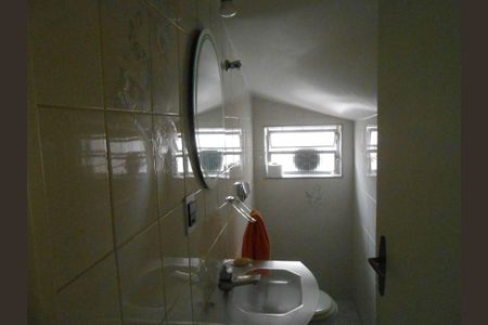 Casa à venda com 221m², 2 quartos e 2 vagas