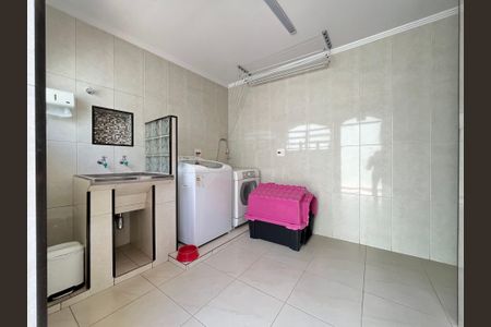 Casa à venda com 332m², 3 quartos e 4 vagas