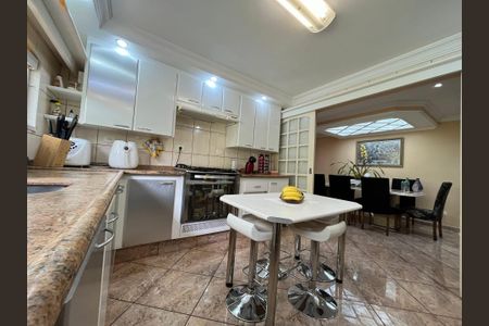 Casa à venda com 332m², 3 quartos e 4 vagas