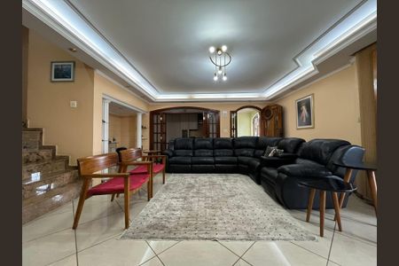 Casa à venda com 332m², 3 quartos e 4 vagas