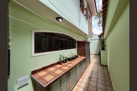Casa à venda com 332m², 3 quartos e 4 vagas