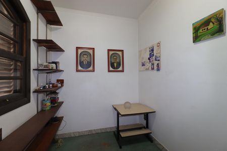 Casa à venda com 255m², 5 quartos e 2 vagasQuarto 2