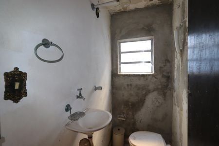 Casa à venda com 255m², 5 quartos e 2 vagasBanheiro de Serviço