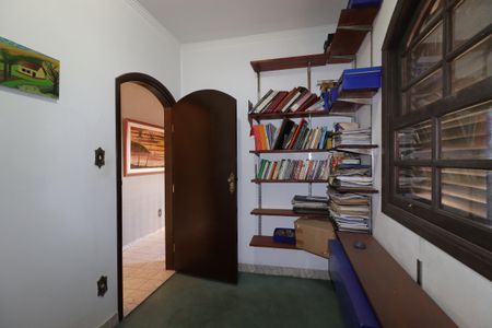 Casa à venda com 255m², 5 quartos e 2 vagasQuarto 2