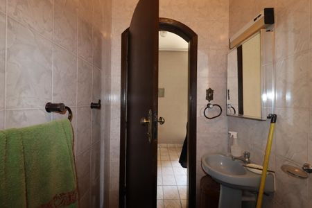 Casa à venda com 255m², 5 quartos e 2 vagasBanheiro da Suíte