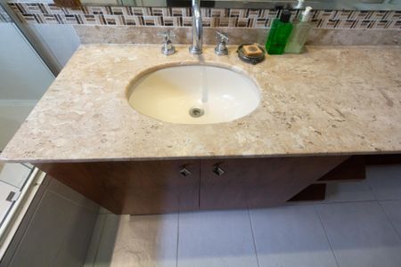 Apartamento à venda com 142m², 4 quartos e 3 vagas Apartamento à venda com 142m², 4 quartos e 3 vagasBanheiro da Suíte 3