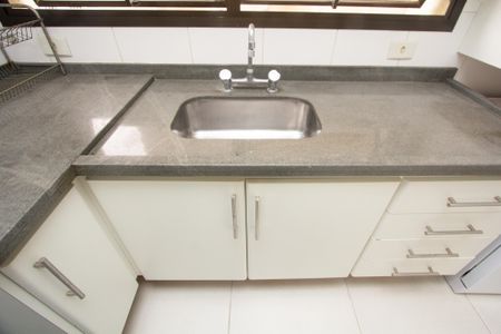 Apartamento à venda com 142m², 4 quartos e 3 vagas Apartamento à venda com 142m², 4 quartos e 3 vagasCozinha