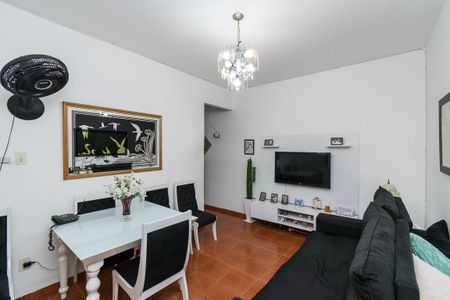 Apartamento à venda com 70m², 2 quartos e 1 vaga Apartamento à venda com 70m², 2 quartos e 1 vagaSala