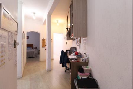 Casa à venda com 203m², 5 quartos e 6 vagasCorredor casa 2