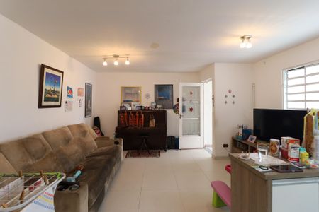 Casa à venda com 203m², 5 quartos e 6 vagasSala / Cozinha casa 2