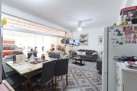 Casa à venda com 203m², 5 quartos e 6 vagasSala / Cozinha 1