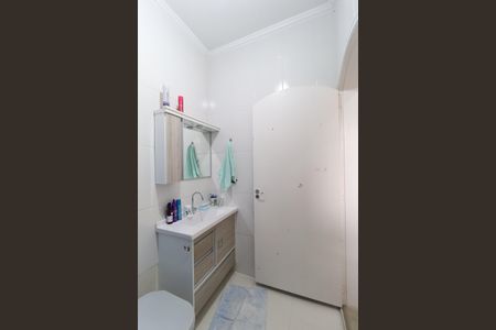 Casa à venda com 203m², 5 quartos e 6 vagasBanheiro 2 Casa 2