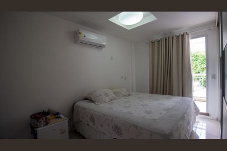 Casa de condomínio à venda com 300m², 4 quartos e 2 vagasSuíte 2