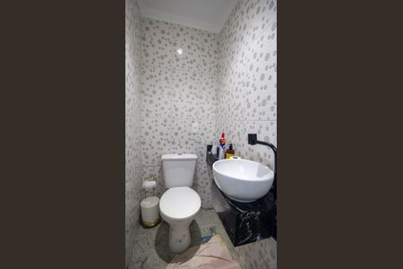 Casa de condomínio à venda com 300m², 4 quartos e 2 vagasBanheiro de Serviço