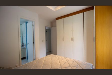 Casa de condomínio à venda com 300m², 4 quartos e 2 vagasSuíte 1