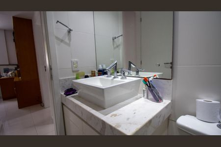 Casa de condomínio à venda com 300m², 4 quartos e 2 vagasBanheiro Social