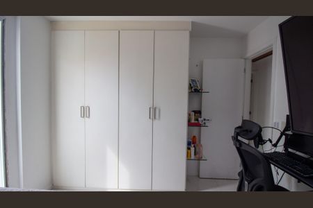 Casa de condomínio à venda com 300m², 4 quartos e 2 vagasQuarto 2