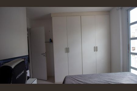 Casa de condomínio à venda com 300m², 4 quartos e 2 vagasQuarto 1