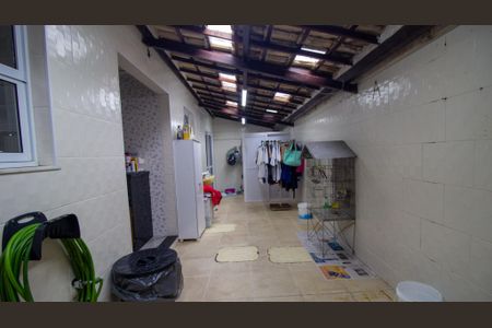 Casa de condomínio à venda com 300m², 4 quartos e 2 vagasÁrea de Serviço