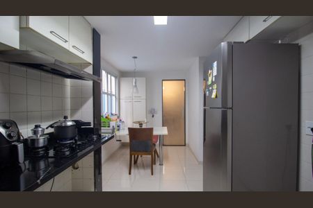 Casa de condomínio à venda com 300m², 4 quartos e 2 vagasCozinha