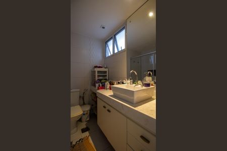 Casa de condomínio à venda com 300m², 4 quartos e 2 vagasBanheiro da Suíte 2