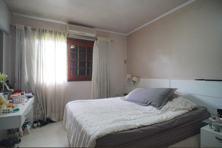 Casa à venda com 350m², 2 quartos e 5 vagasSuíte