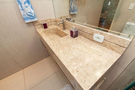 Apartamento à venda com 200m², 6 quartos e 1 vaga Apartamento à venda com 200m², 6 quartos e 1 vagaCasa 2 Banheiro da Suíte