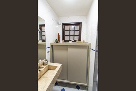 Apartamento à venda com 200m², 6 quartos e 1 vaga Apartamento à venda com 200m², 6 quartos e 1 vagaBanheiro de Serviço