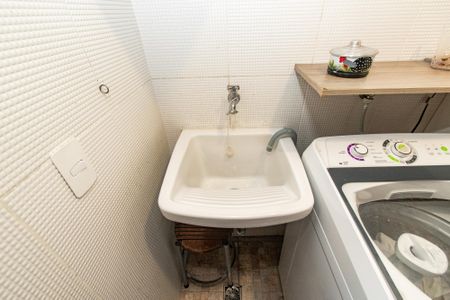 Apartamento à venda com 200m², 6 quartos e 1 vaga Apartamento à venda com 200m², 6 quartos e 1 vagaCasa 2 Área de Serviço