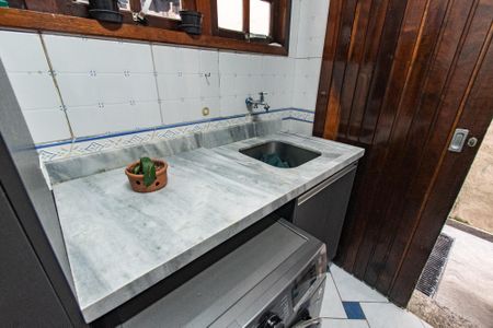 Apartamento à venda com 200m², 6 quartos e 1 vaga Apartamento à venda com 200m², 6 quartos e 1 vagaÁrea de Serviço