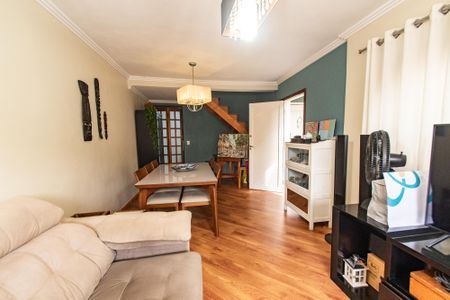 Apartamento à venda com 200m², 6 quartos e 1 vaga Apartamento à venda com 200m², 6 quartos e 1 vagaSala