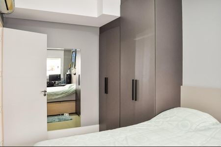 Casa de condomínio à venda com 265m², 3 quartos e 2 vagas Casa de condomínio à venda com 265m², 3 quartos e 2 vagasQuarto