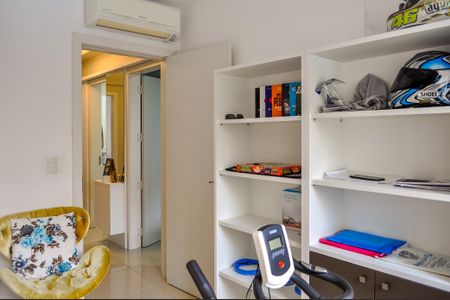 Casa de condomínio à venda com 265m², 3 quartos e 2 vagas Casa de condomínio à venda com 265m², 3 quartos e 2 vagasEscritório