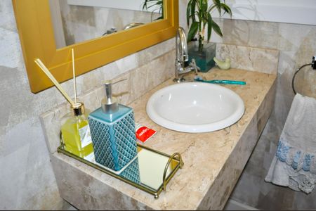 Casa de condomínio à venda com 265m², 3 quartos e 2 vagas Casa de condomínio à venda com 265m², 3 quartos e 2 vagasLavabo